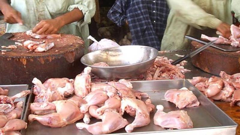 چکن کی قیمت 688 روپے فی کلو، سرکاری نرخوں پر عملدرآمد نہیں