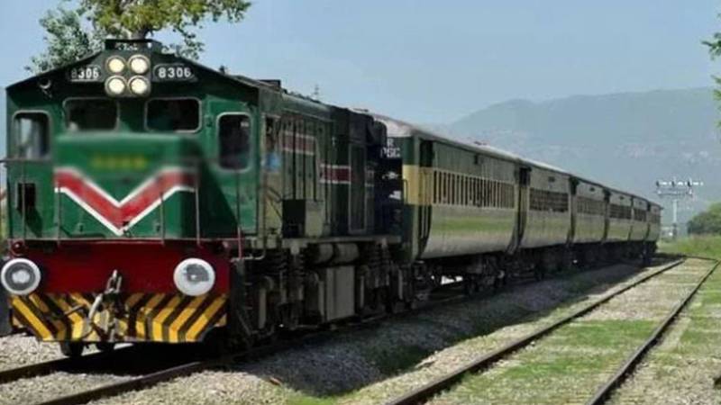 کوئٹہ سے عید سپیشل ٹرین پشاور روانہ ہو گئی
