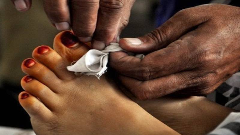 کراچی: ڈکیتی میں حاملہ خاتون قتل، شہر میں جرائم بے قابو