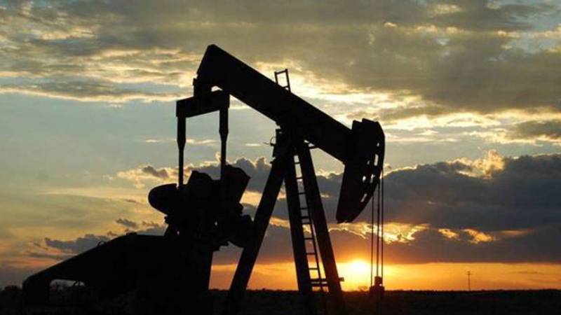 عالمی منڈی میں تیل اور گیس کی قیمتوں میں مزید کمی