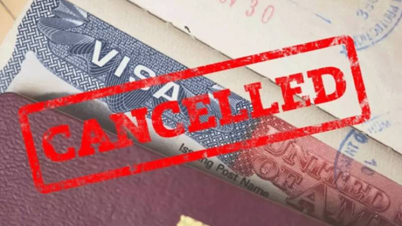 امریکا کا پاکستانیوں سمیت غیرملکی طلبا کے ویزے منسوخ کرنے کا اعلان