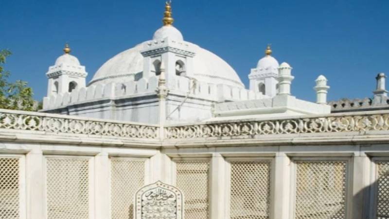 اورنگزیب کے مقبرے کو لے کر سیاست کا نیا جھگڑا، مودی حکومت پر مسلم دشمنی کا انگ