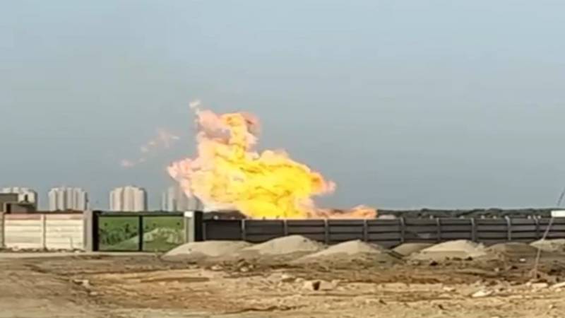 کورنگی کراچی میں آگ کا عفریت بدستور قابو سے باہر، فائر بریگیڈ کی کوششیں جاری