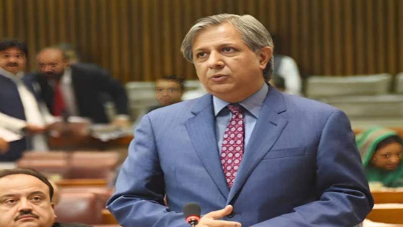 یہ شاہی دربار نہیں آئینی عدالتیں ہیں، کیسز نہیں سن سکتے تو گھر جائیں، وزیرقانون