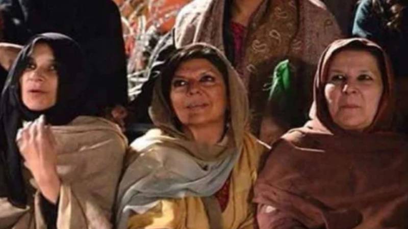 ملاقات کی اجازت نہیں: عمران خان کی تینوں بہنوں کو اڈیالہ جیل میں داخلے سے روکا گیا
