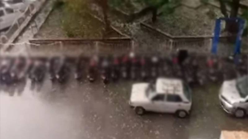 شدید ژالہ باری نے اسلام آباد کو ہلا کر رکھ دیا، گاڑیوں کے شیشے ٹوٹ گئے