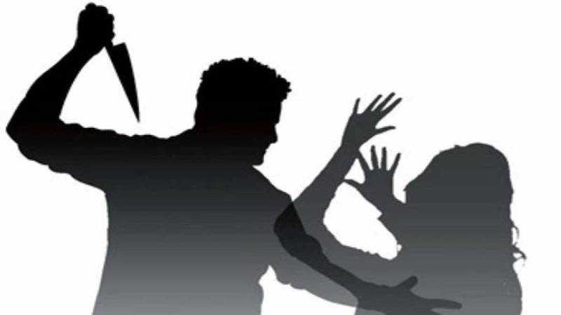 بیوی پر چھریوں سے حملہ، شوہر کے تشدد سے خاتون شدید زخمی
