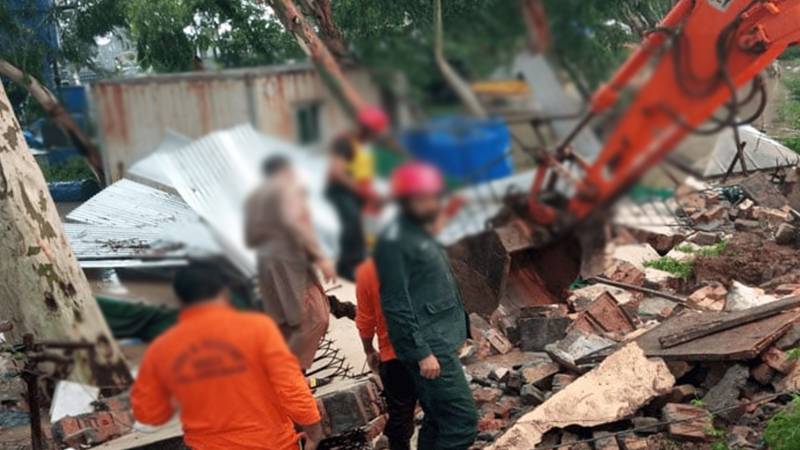 اسلام آباد: بارش کے باعث زیرِ تعمیر دیوار گرنے سے 2 کم عمر لڑکے جاں بحق