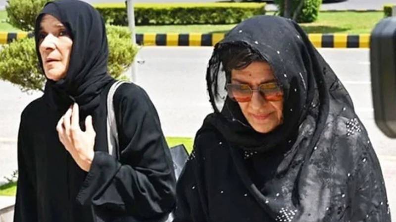 عمران خان کی بہنوں کو داہگل میں پولیس ناکے پر روکا گیا