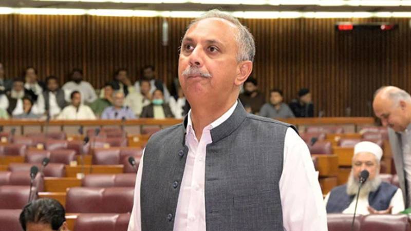 عمر ایوب نے پولیس کو چکمہ دے کر بانی پی ٹی آئی کی بہنوں سے ملاقات کی