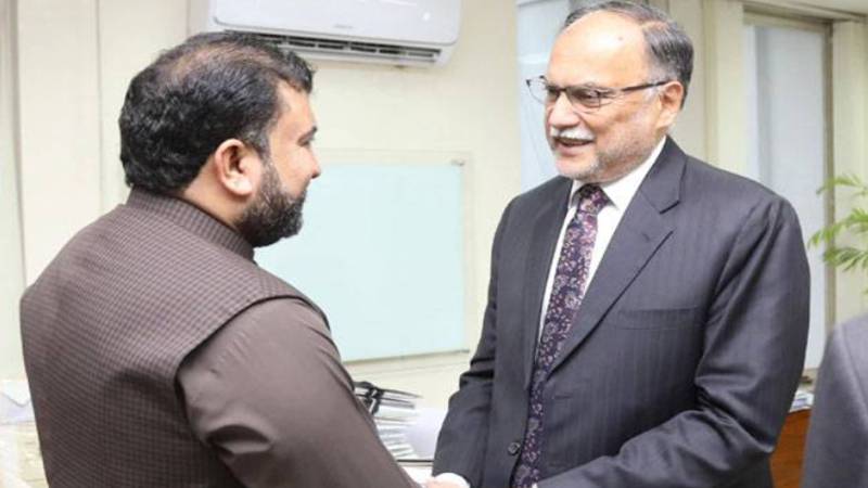 احسن اقبال کی سرفراز بگٹی سے ملاقات، کچھی کینال سمیت ترقیاتی منصوبوں پر مشاورت