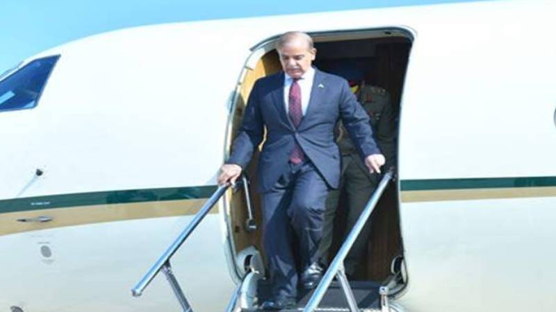وزیراعظم شہباز شریف خصوصی طیارے کے ذریعے لاہور پہنچ گئے
