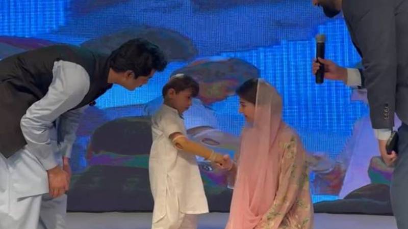 پنجاب میں بایونکس ٹیکنالوجی کا آغاز؛ مریم نواز نے 6 سالہ سہیل کو نئی زندگی دے دی