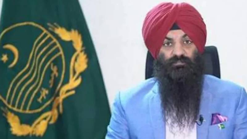بھارتی سکھ یاتر واہگہ بارڈر سے واپس وطن روانہ، صوبائی وزیر رمیش سنگھ اروڑہ نے رخصت کیا