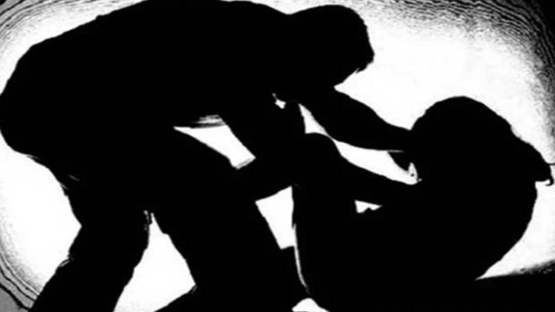 مظفرگڑھ میں شک کی بنیاد پر حاملہ خاتون پر انسانیت سوز تشدد، شوہر، بیٹے اور سسر گرفتار