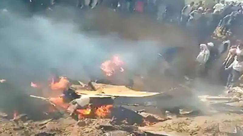 گجرات میں بھارتی فضائیہ کا طیارہ تباہ، پائلٹ ہلاک