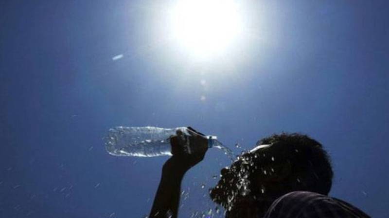 ملک بھر میں شدید گرمی کی لہر، لاہور آلودہ ترین شہروں میں شامل