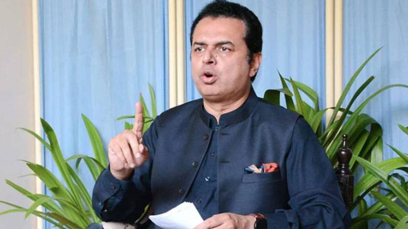 پاکستان سے فیک پاسپورٹ پر سفر ممکن نہیں: طلال چوہدری