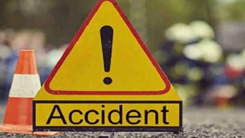 گلبرگ لاہور میں افسوسناک ٹریفک حادثہ، 66 سالہ شخص جاں بحق، نواسی زخمی