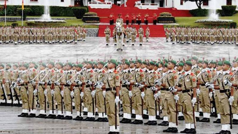 پی ایم اے کاکول میں کیڈٹس کی پاسنگ آؤٹ پریڈ، سیاسی و عسکری قیادت کی بھرپور شرکت
