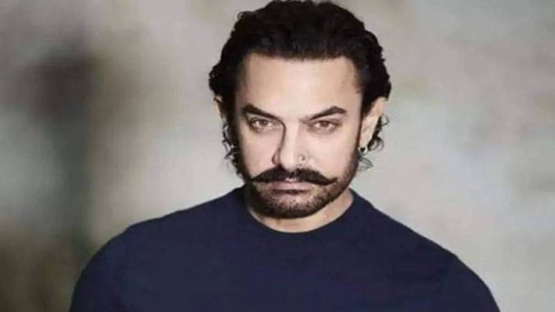 اداکار عامر خان کا خود پر تنقید کرتے ہوئے بیٹی ایرا کے ساتھ ماضی کی دوری کا اعتراف 