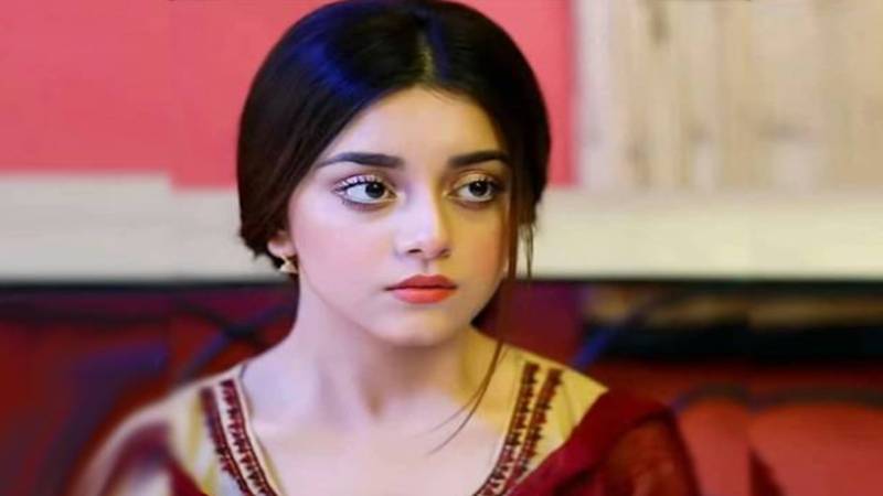 پاکستان ڈرامہ انڈسٹری کی معروف اداکارہ علیزے شاہ نے سوشل میڈیا پر افواہوں اور تنقید پر شدید ردعمل کا اظہار کیا