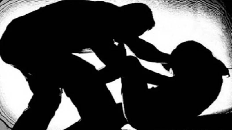 لاہور: جہیز میں زیور نہ دینے پر سسرالیوں کا بہو پر تشدد، خاتون اسپتال منتقل