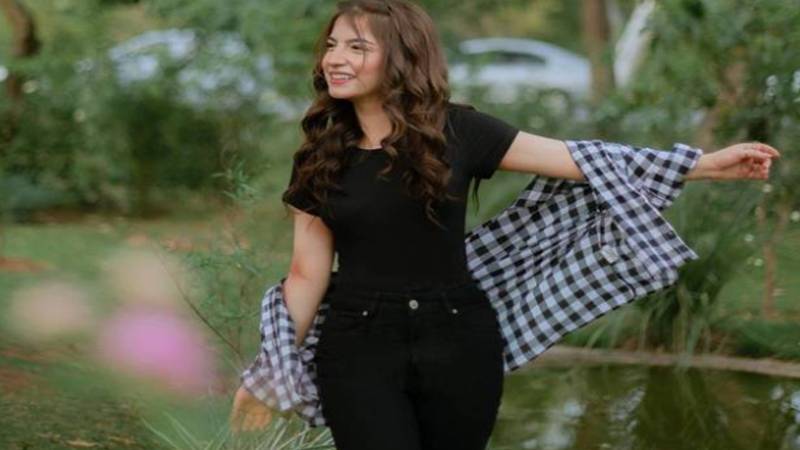 ٹی وی ڈراموں کے بعد دنانیر مبین کی فلمی دنیا میں انٹری، پہلی فلم کا نام اعلان