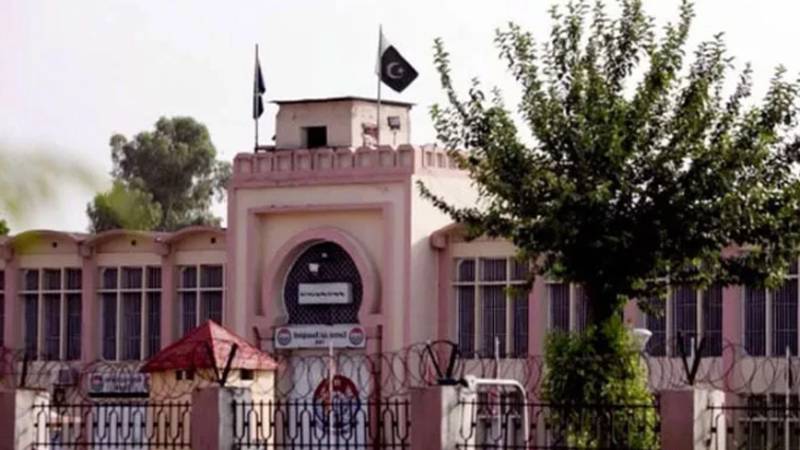 پی ٹی آئی بانی و اہلیہ سے ملاقات، قریبی رشتہ دار اڈیالہ جیل پہنچ گئے