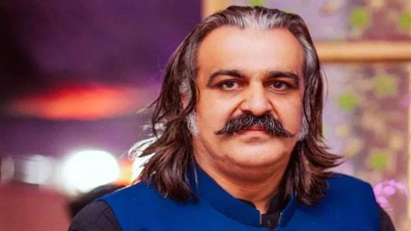 بھارتی جارحیت کی مذمت، ملکی دفاع کیلئے افواجِ پاکستان کے ساتھ کھڑے ہیں: علی امین گنڈاپور