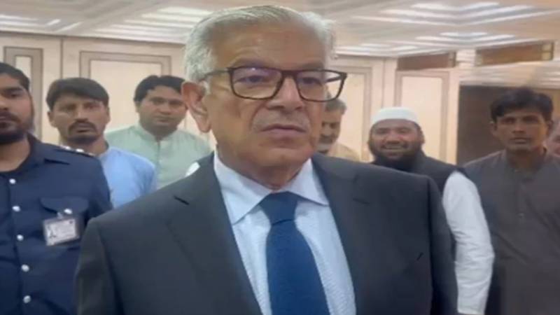 صورتحال کشیدہ ہے، بھارت کے آبی ذخائر کو نشانہ بنانا ایک آپشن ہو سکتا ہے، وزیر دفاع خواجہ آصف