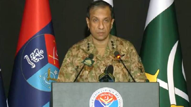 بھارتی جارحیت کا منہ توڑ جواب، پاک فوج نے 12 ڈرونز مار گرائے: ڈی جی آئی ایس پی آر