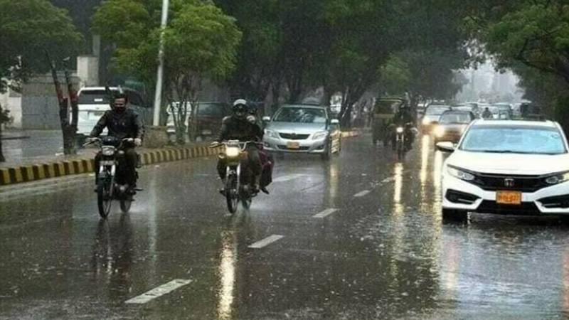 تیز ہواؤں اور گرج چمک کے ساتھ بارش کی پیشگوئی