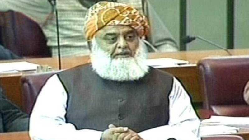 سفارتی کوششیں ناکافی، دشمن کے مقابلے میں فوج کو خراج تحسین: فضل الرحمان