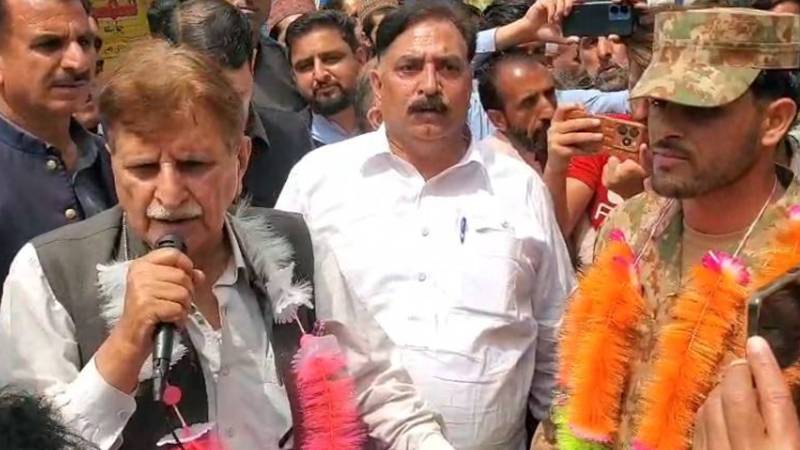 سابق وزیراعظم آزادکشمیر راجہ فاروق حیدر کی قیادت میں یوم تشکر ریلی چکوٹھی سیز فائر لائن پہنچی