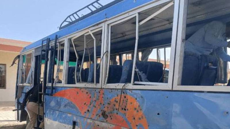 خضدار: اسکول بس پر دہشتگرد حملہ، 3 بچے سمیت 5 جانیں ضائع