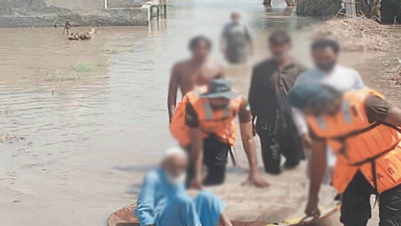 رحیم یار خان: نہر کے شگاف سے 10 دیہات زیر آب، 40 گھنٹے بعد بھی مرمت مکمل نہ ہوسکی