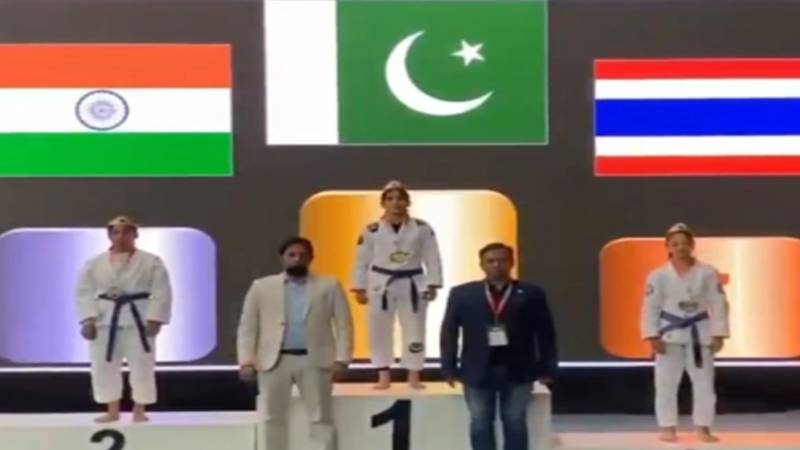 نوجوان پاکستانی خاتون باکسر نے بھارتی حریف کو شکست دے کر گولڈ میڈل جیت لیا