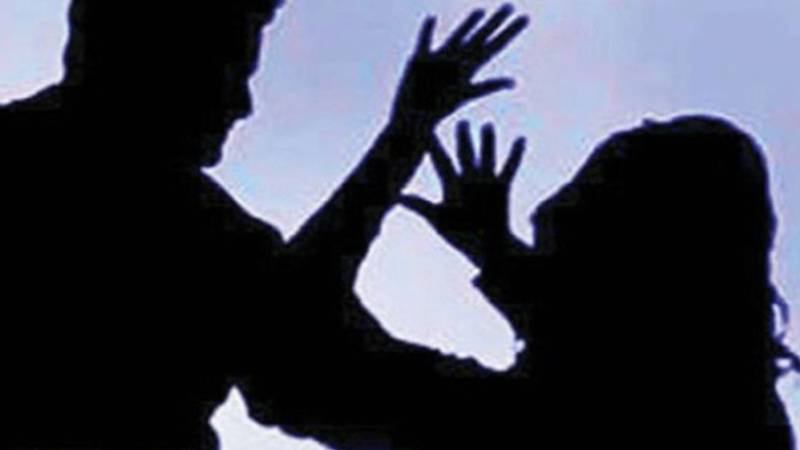 نارووال: شوہر کے مبینہ تشدد سے بیوی جاں بحق، مقدمہ درج، ملزم گرفتار