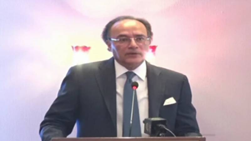 تنخواہ دار طبقے کے لیے ریلیف کی امید، تنخواہوں پر فیصلہ زیر غور: وزیر خزانہ
