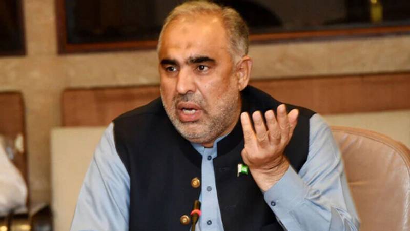 پشاور: اسد قیصر کا پیپلز پارٹی پر غنڈہ گردی کا الزام، حکومت پر عدلیہ کو دبانے کا دعویٰ