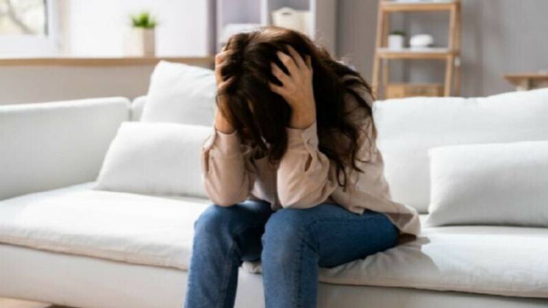 ڈپریشن: ایک ذہنی نہیں، مکمل جسمانی بیماری — جسم پر پڑنے والے 8 بڑے اثرات
