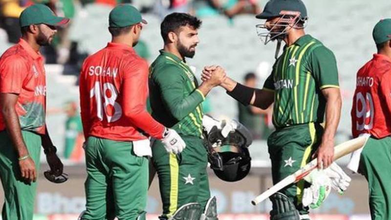پاکستان اور بنگلہ دیش کے درمیان تین میچوں پر مشتمل ٹی ٹوئنٹی سیریز لاہور میں شروع ہوگی
