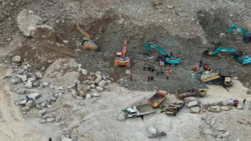 انڈونیشیا: جاوا کی کان میں چٹان گرنے سے 19 مزدور جاں بحق، 6 لاپتا