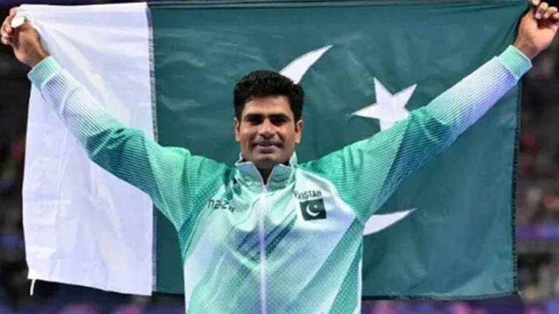 ارشد ندیم میاں چنوں پہنچتے ہی اپنی پرانی جیولن تھرو خریدنے والی دکان پر پہنچ گئے
