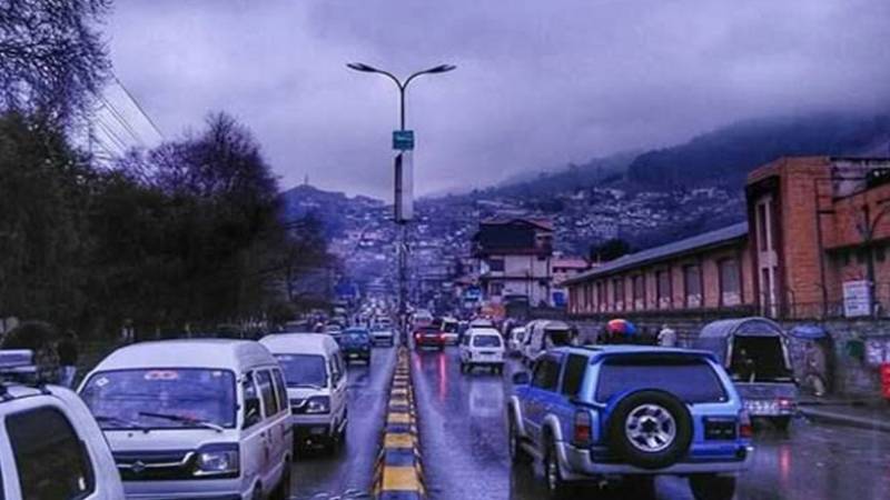 ایبٹ آباد: گلیات اور ٹھنڈیانی میں موسلا دھار بارش و ژالہ باری