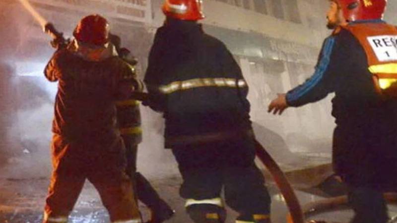 لاہور: میو ہسپتال کے یورالوجی وارڈ میں آگ لگنے سے افرا تفری پھیل گئی