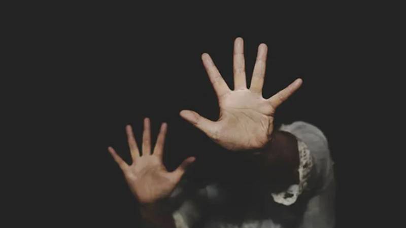کراچی میں قریبی رشتہ دار کی 2 بہنوں سے زیادتی، ملزم فرار