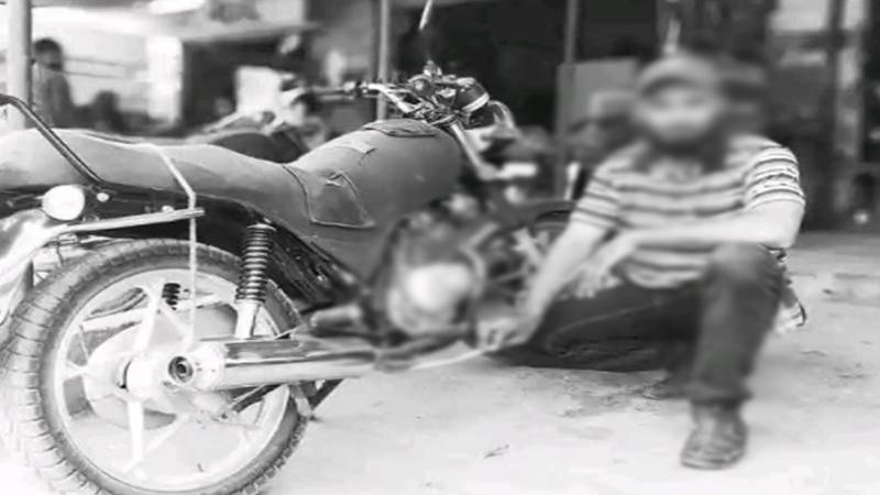 کراچی؛ 3 بچوں کے باپ موٹرسائیکل مکینک کا قتل ڈکیتی کے دوران مزاحمت کا نتیجہ نکلا
