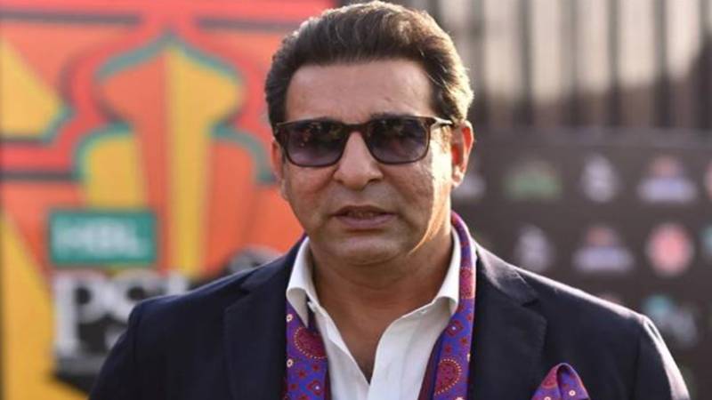 وسیم اکرم نے مجسمے پر ہونے والی تنقید کو مثبت انداز میں لیا